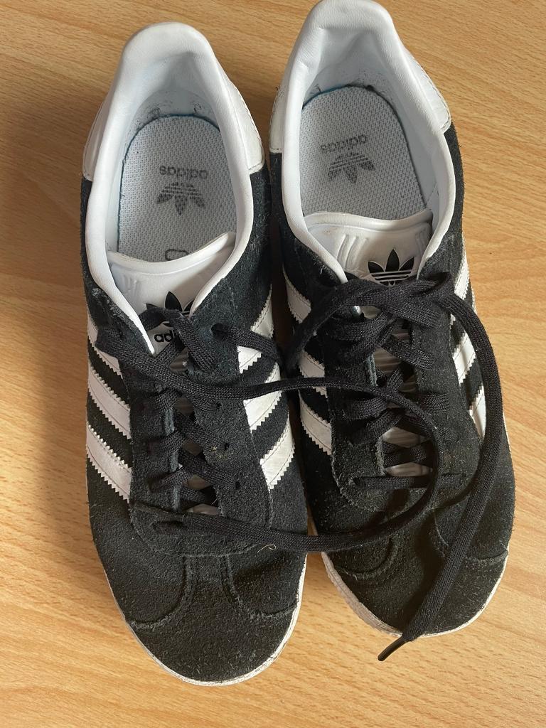 adidas gazelle size 5 black